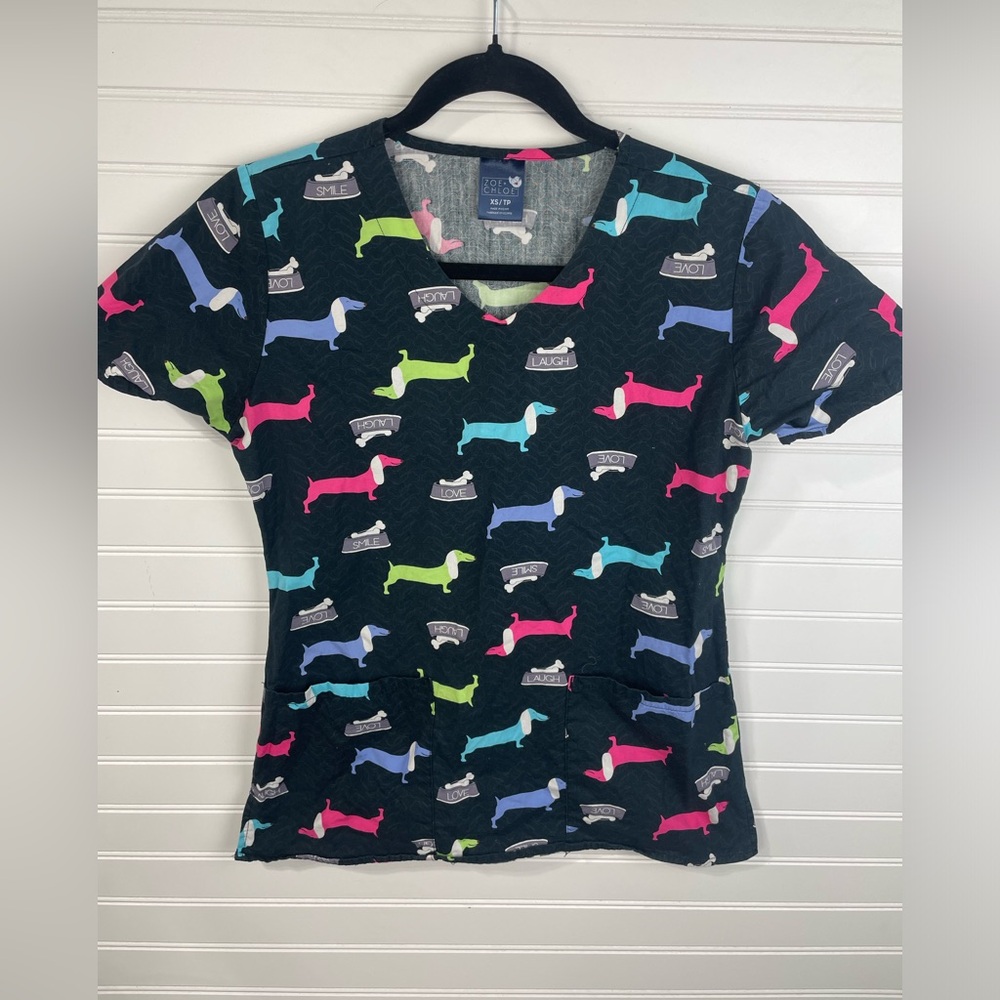 Zoe + Chloe Colorful Dachshund Print Black Scrub Top Size XS Women’s EUC - Picture 7 of 8
